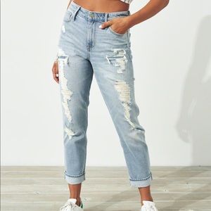 Hollister Vintage stretch high- rise mom jeans.